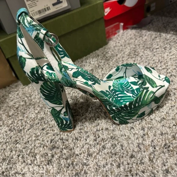 Aldo Shoes Matching Leaf Print Peep Toe Heels Purse Poshmark